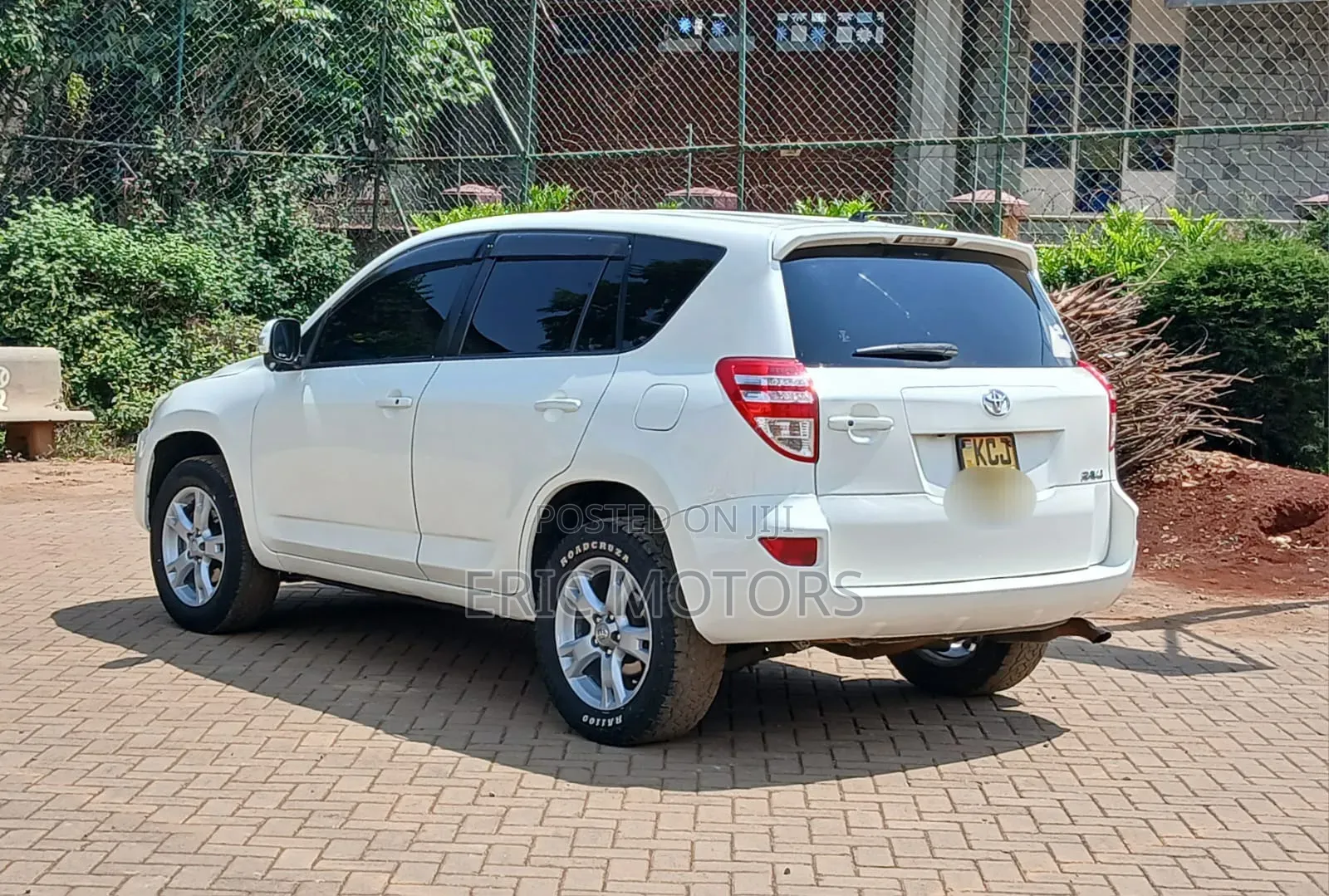 Toyota RAV4 2010 White