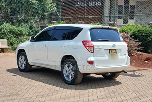 Toyota RAV4 2010 White