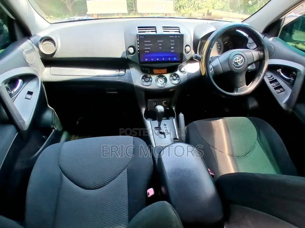 Toyota RAV4 2010 White