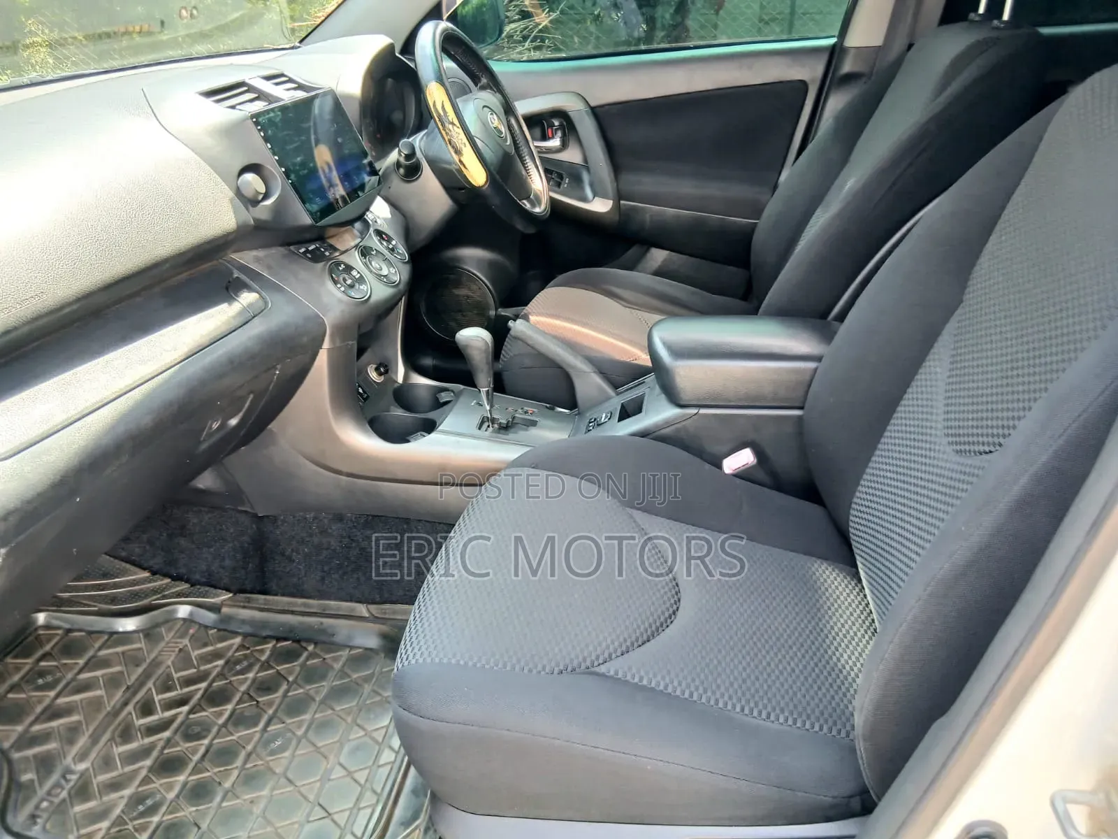Toyota RAV4 2010 White