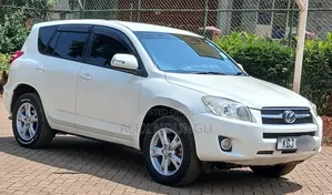 Toyota RAV4 2010 White