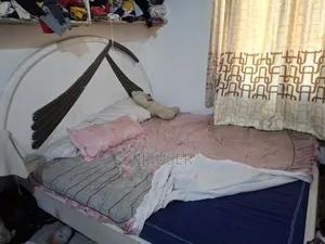 6x6 Bed With Mattress and 2 Side Drawers