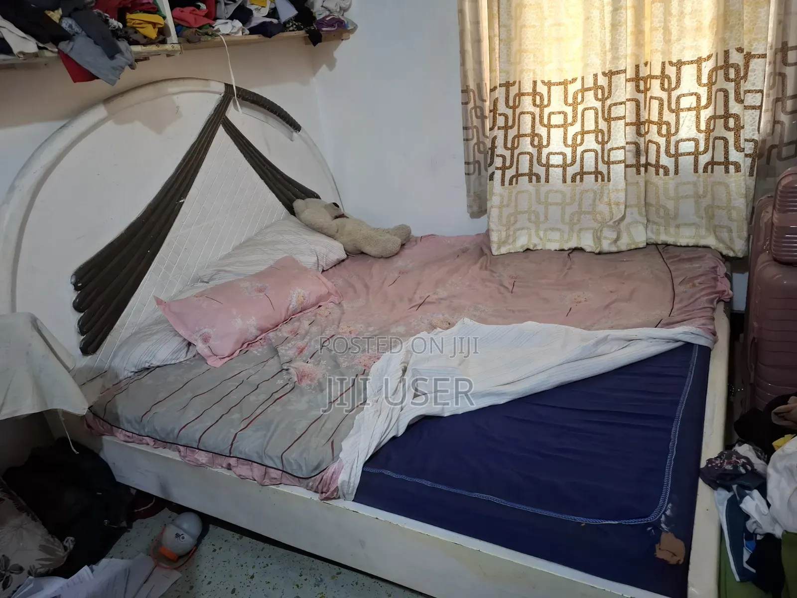 6x6 Bed With Mattress and 2 Side Drawers