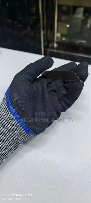 Gloves - Cut Resistant Gloves