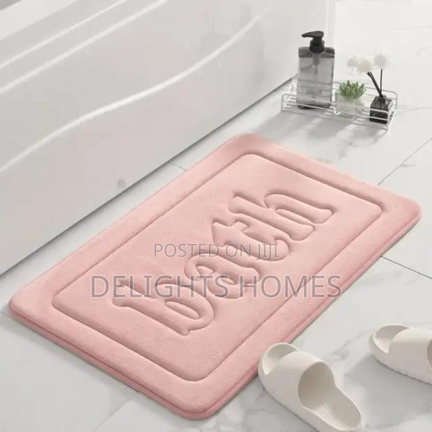 Embossed Letter Bath Thickened Polyester Floor Mat_tr - main view