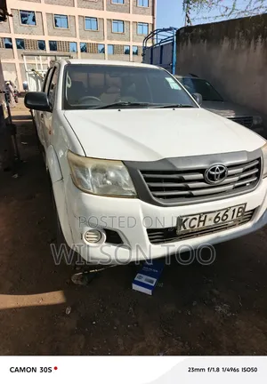 Toyota Hilux 2014 White