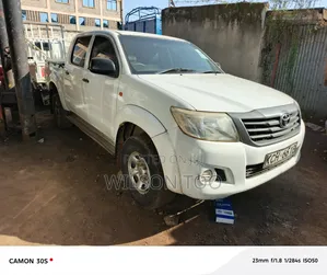 Toyota Hilux 2014 White