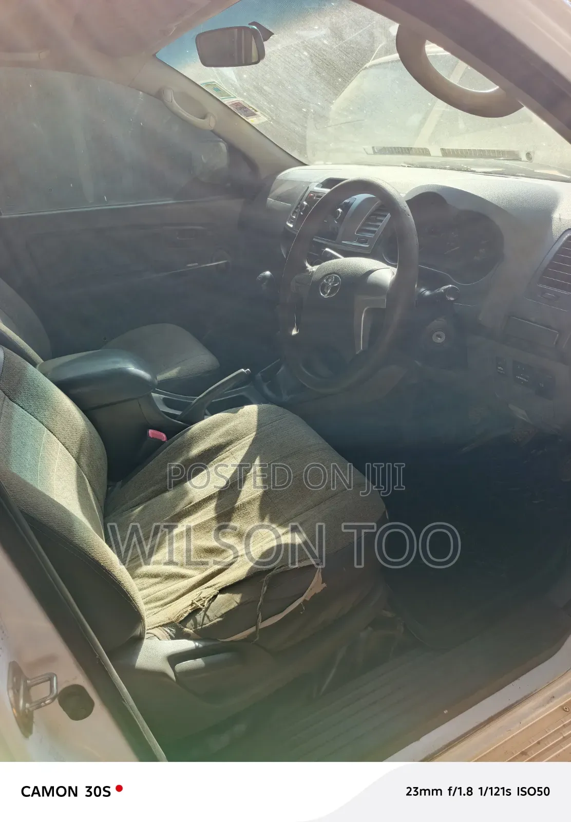 Toyota Hilux 2014 White
