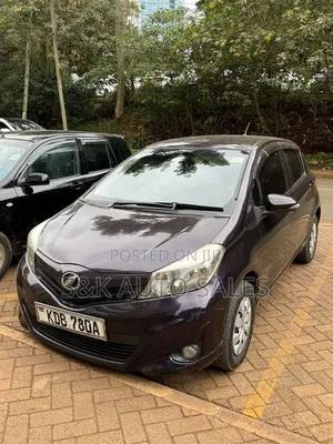 Toyota Vitz 2013 Burgundy