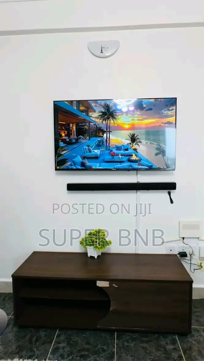 Crown Z Towers -Kamakis Airbnb Apartments Cosy