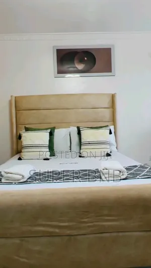 Crown Z Towers -Kamakis Airbnb Apartments Cosy