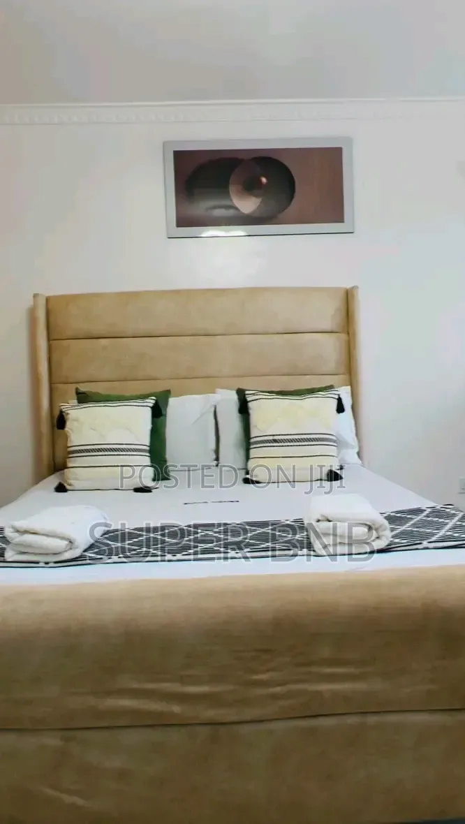 Crown Z Towers -Kamakis Airbnb Apartments Cosy
