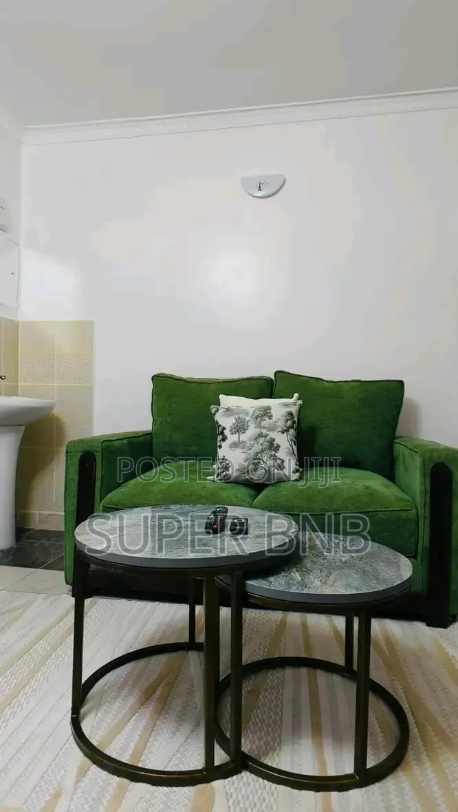 Crown Z Towers -Kamakis Airbnb Apartments Cosy