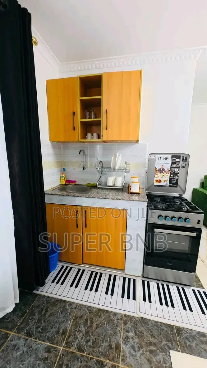 Crown Z Towers -Kamakis Airbnb Apartments Cosy