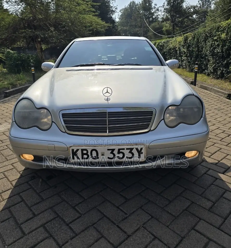 Mercedes-Benz C200 2005 Silver