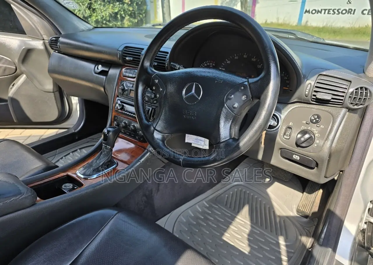 Mercedes-Benz C200 2005 Silver