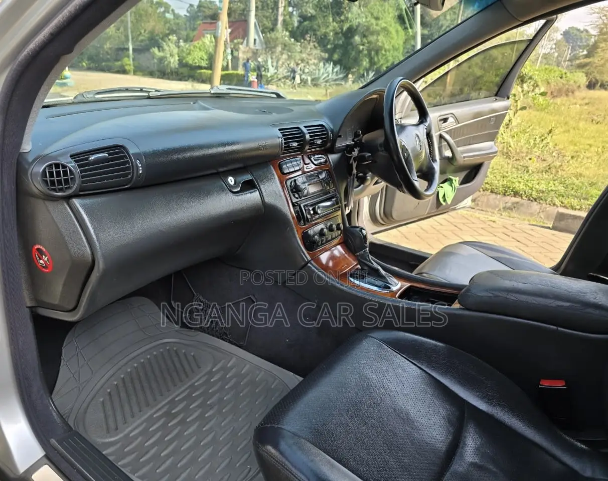 Mercedes-Benz C200 2005 Silver