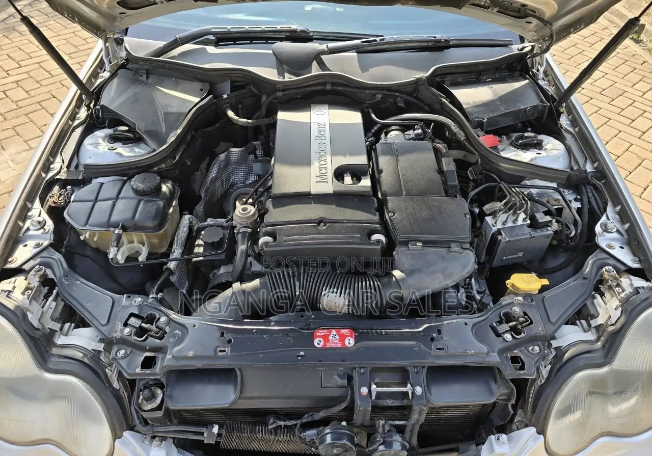 Mercedes-Benz C200 2005 Silver