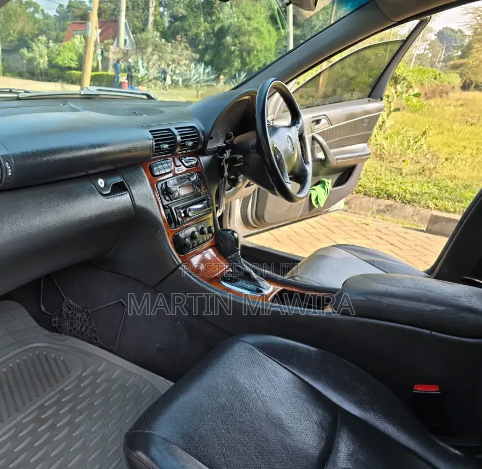 Mercedes-Benz C200 2005 Silver
