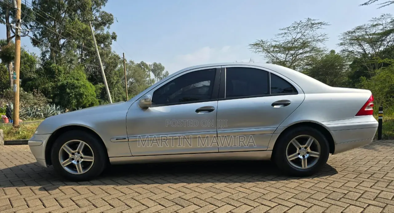 Mercedes-Benz C200 2005 Silver