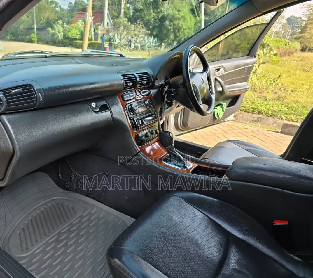 Mercedes-Benz C200 2005 Silver
