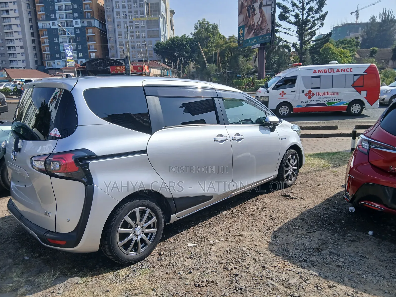 Toyota Sienta 2019 Silver