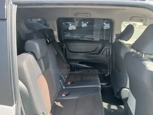Toyota Sienta 2019 Silver
