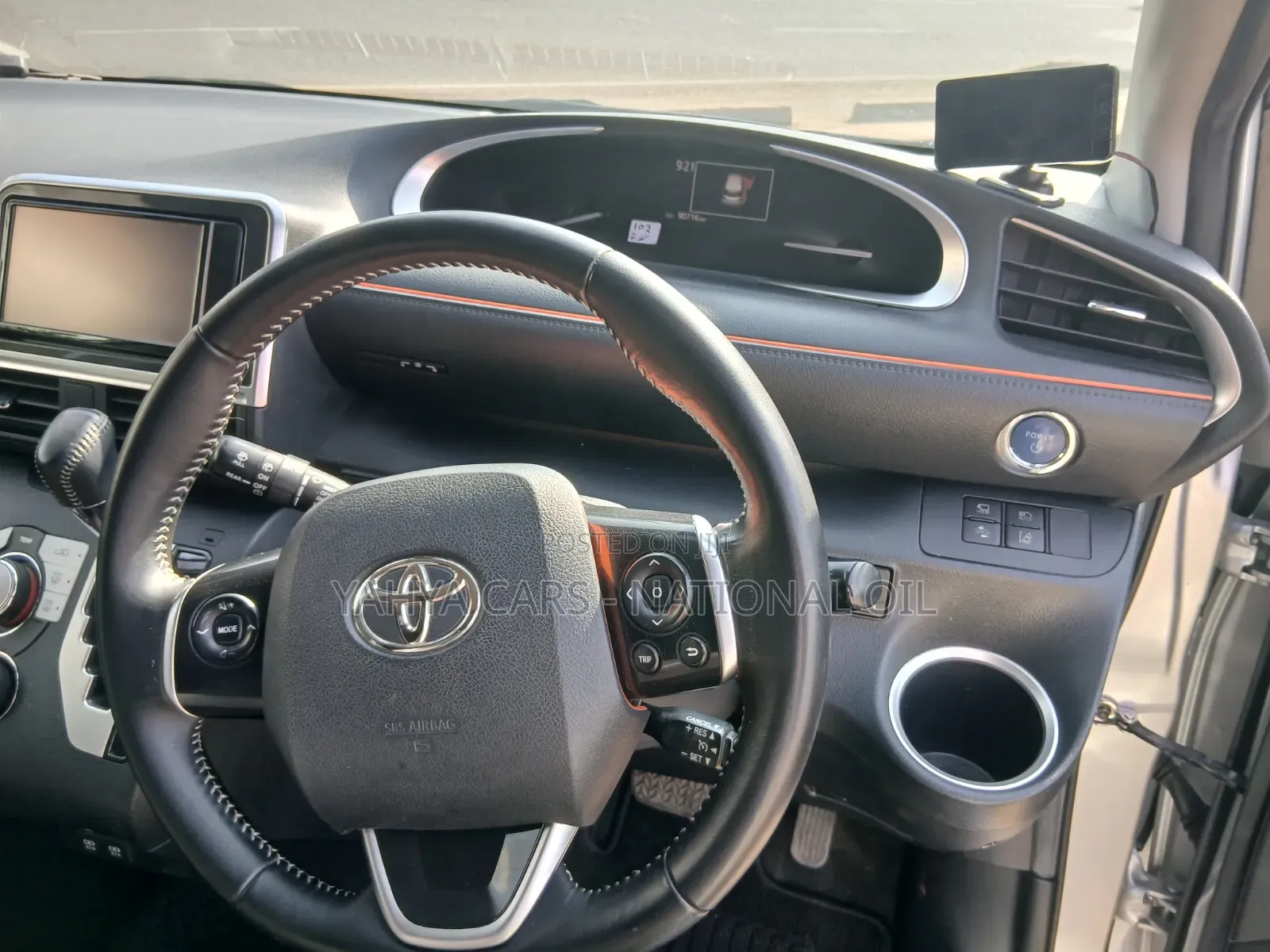 Toyota Sienta 2019 Silver