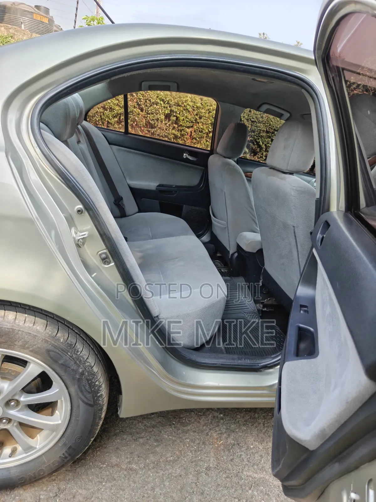Mitsubishi Lancer 2010 Beige