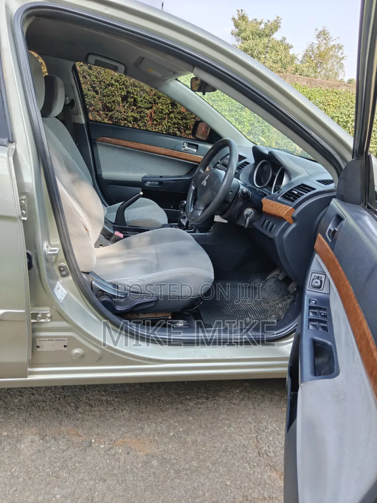 Mitsubishi Lancer 2010 Beige