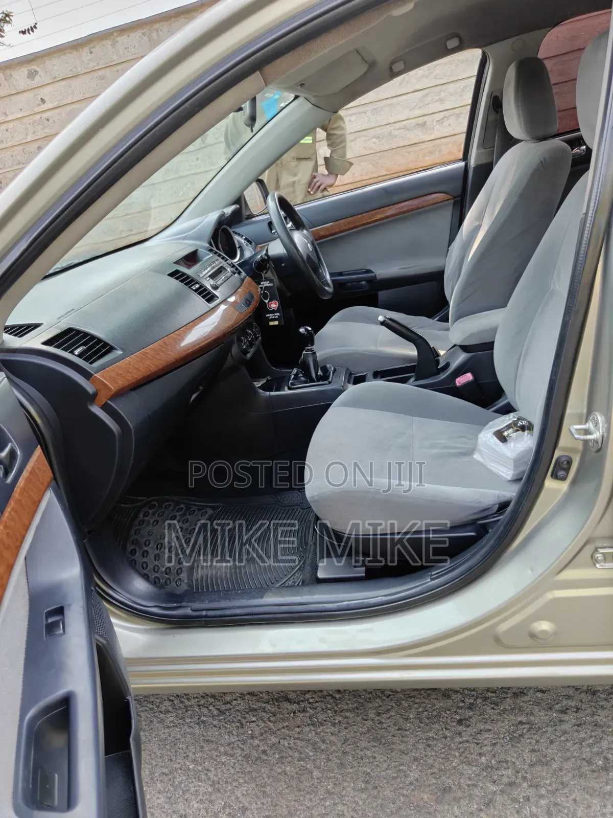 Mitsubishi Lancer 2010 Beige