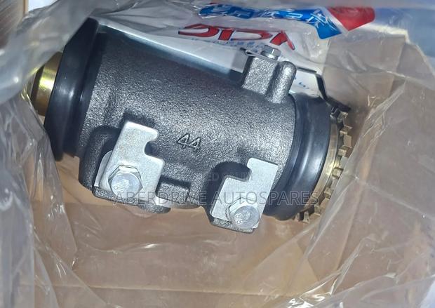 Isuzu FTS / FSR Rear Wheel Cylinders (44)
