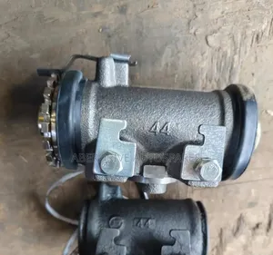 Isuzu FTS / FSR Rear Wheel Cylinders (44)
