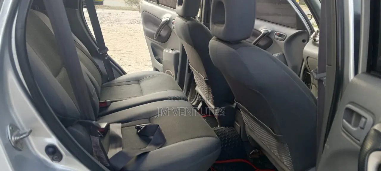 Toyota RAV4 2001 Silver