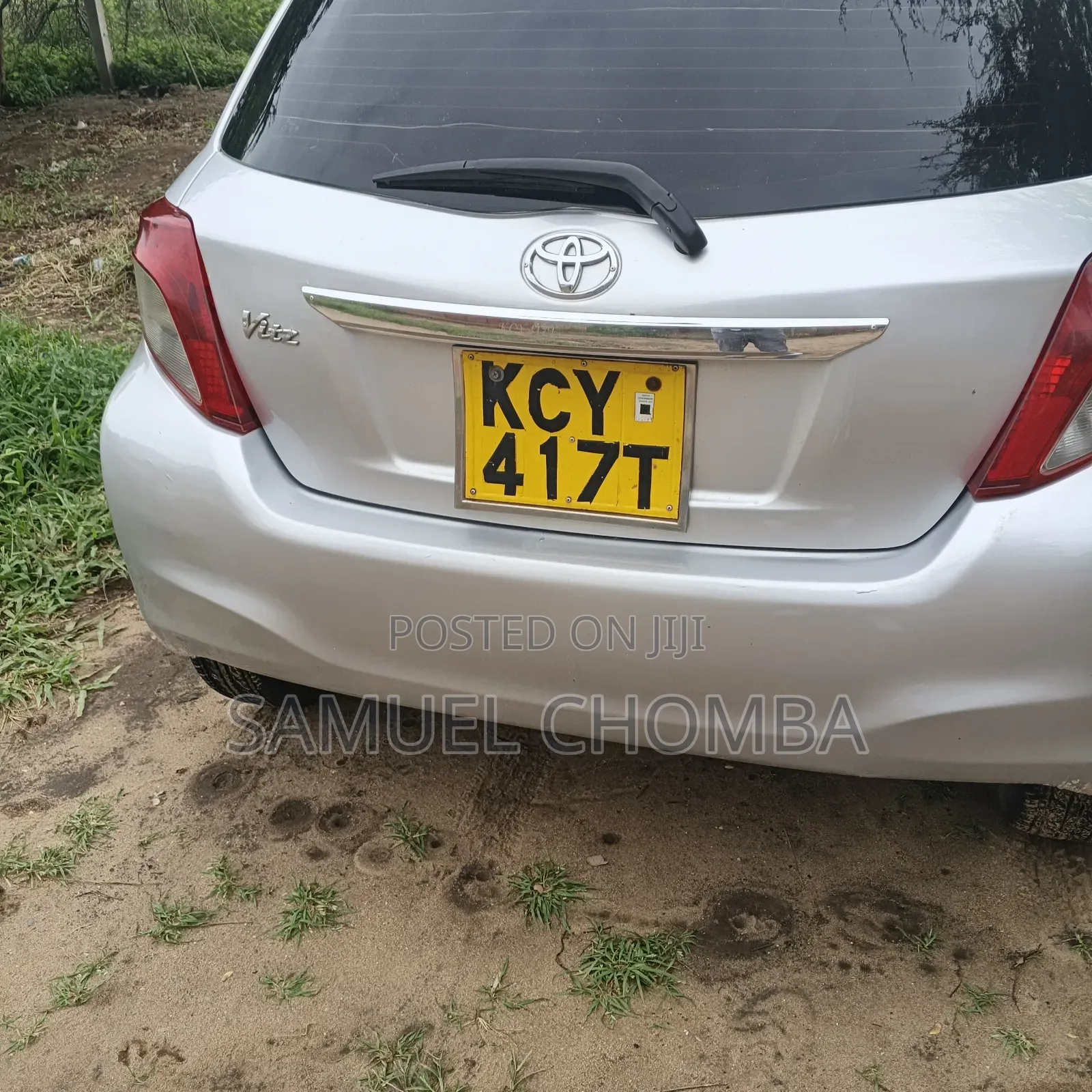 Toyota Vitz 2013 Silver