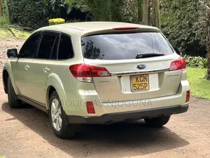 Subaru Outback 2010 Gold