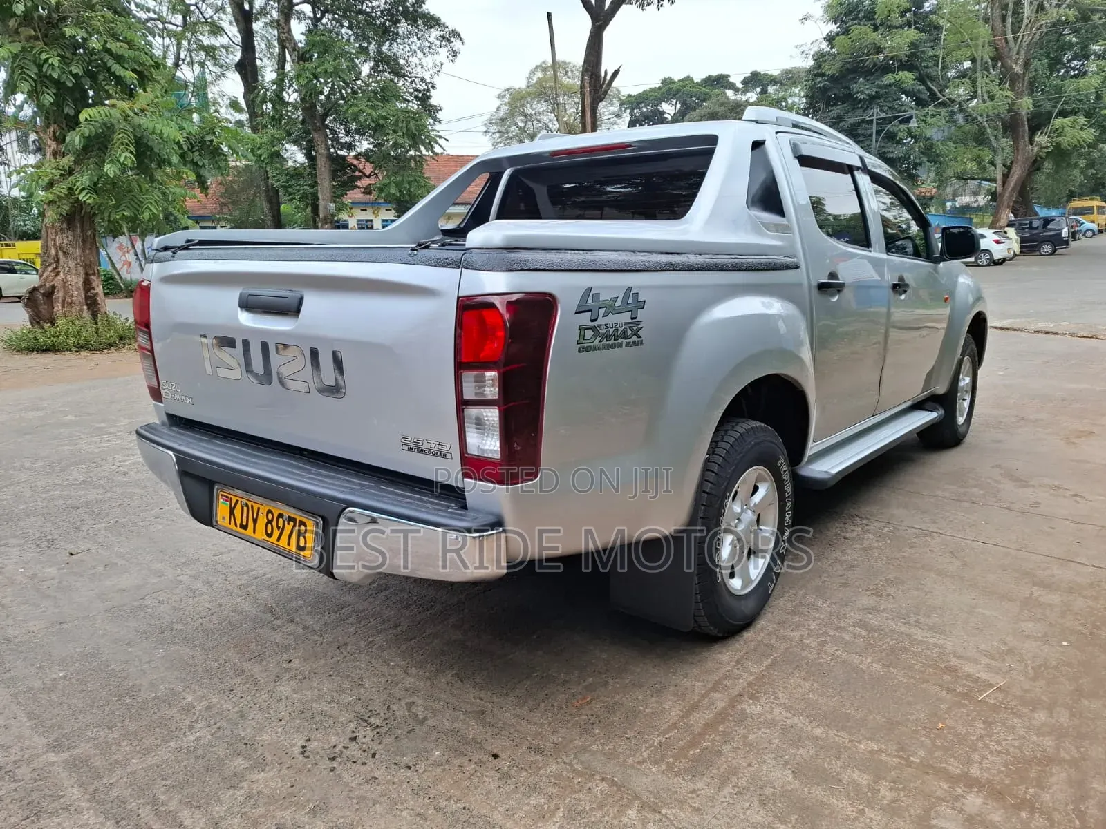 Isuzu D-MAX 2022 Silver