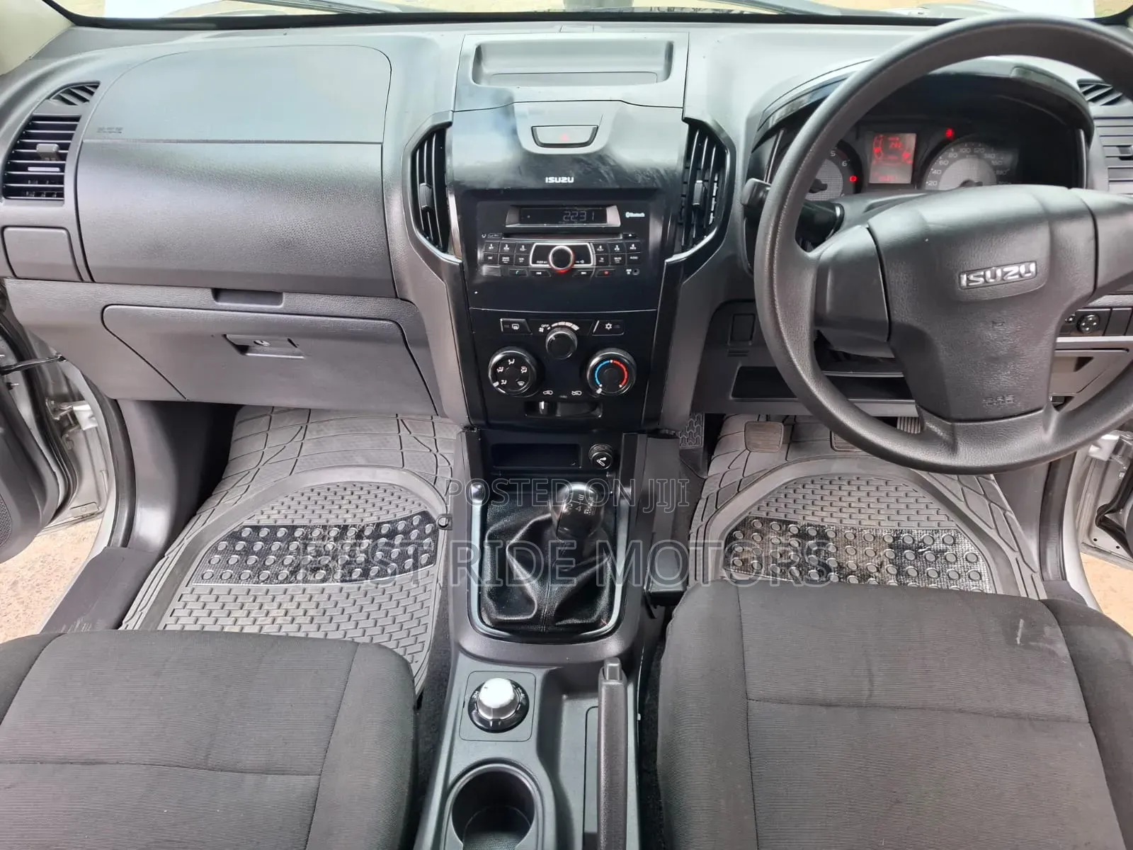 Isuzu D-MAX 2022 Silver