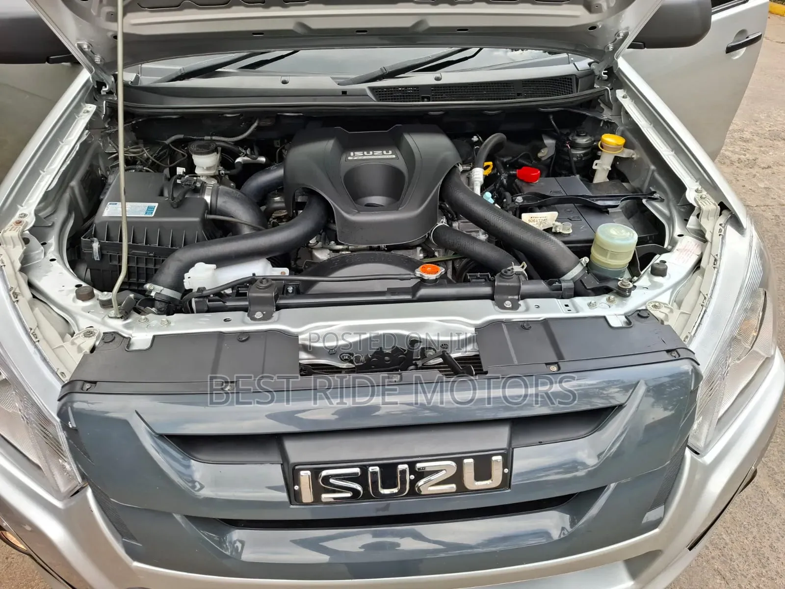 Isuzu D-MAX 2022 Silver