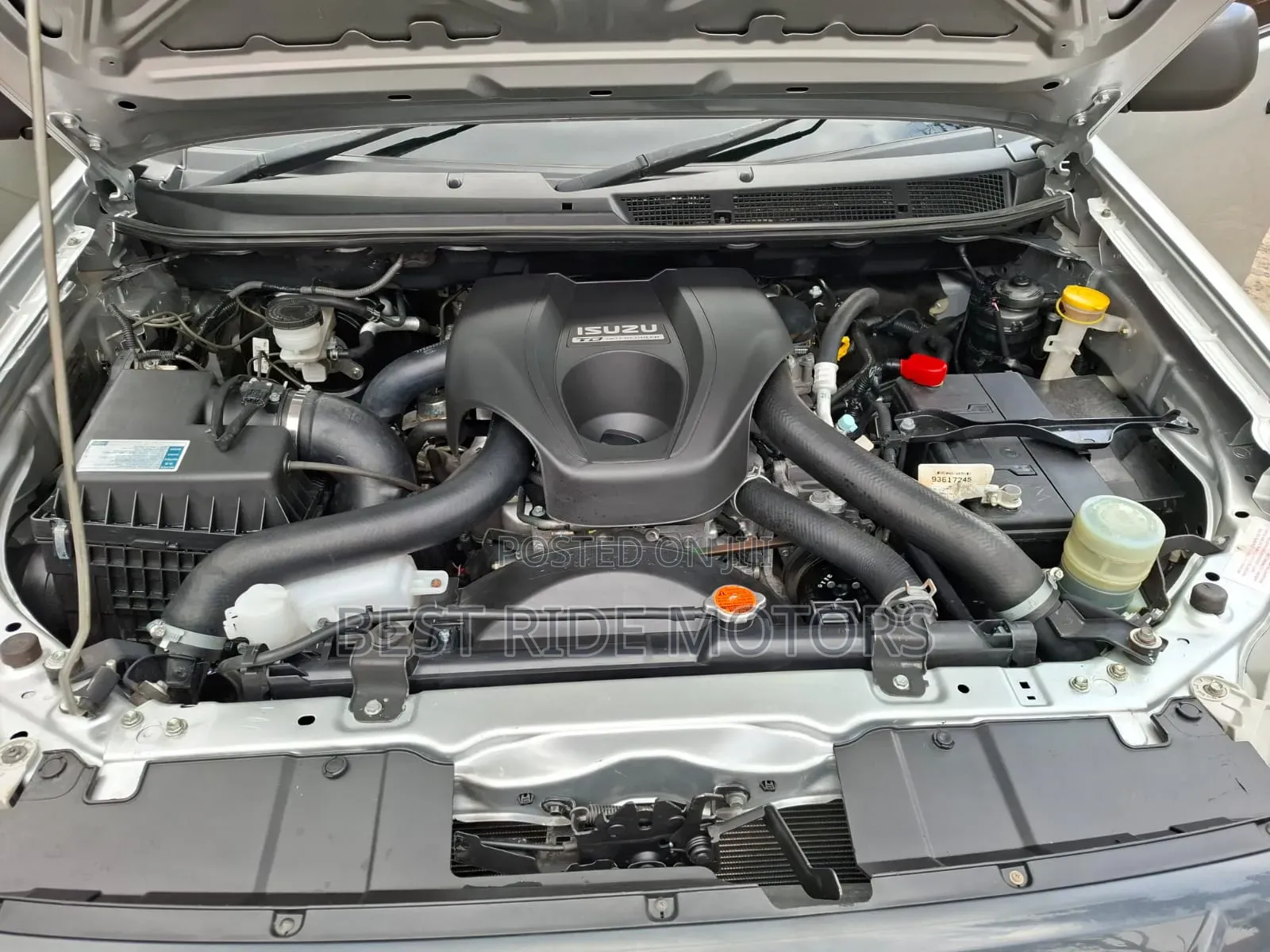 Isuzu D-MAX 2022 Silver