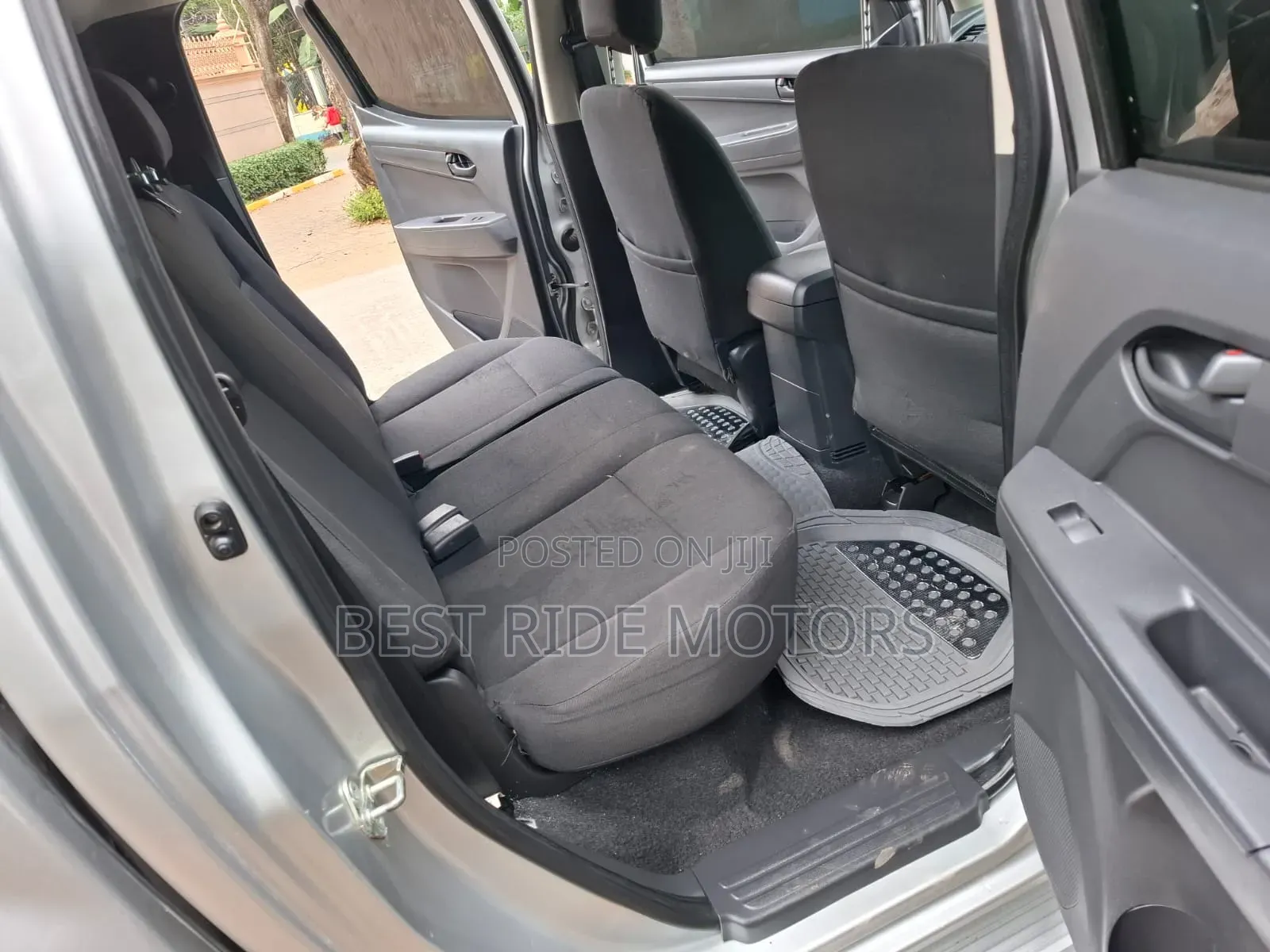 Isuzu D-MAX 2022 Silver