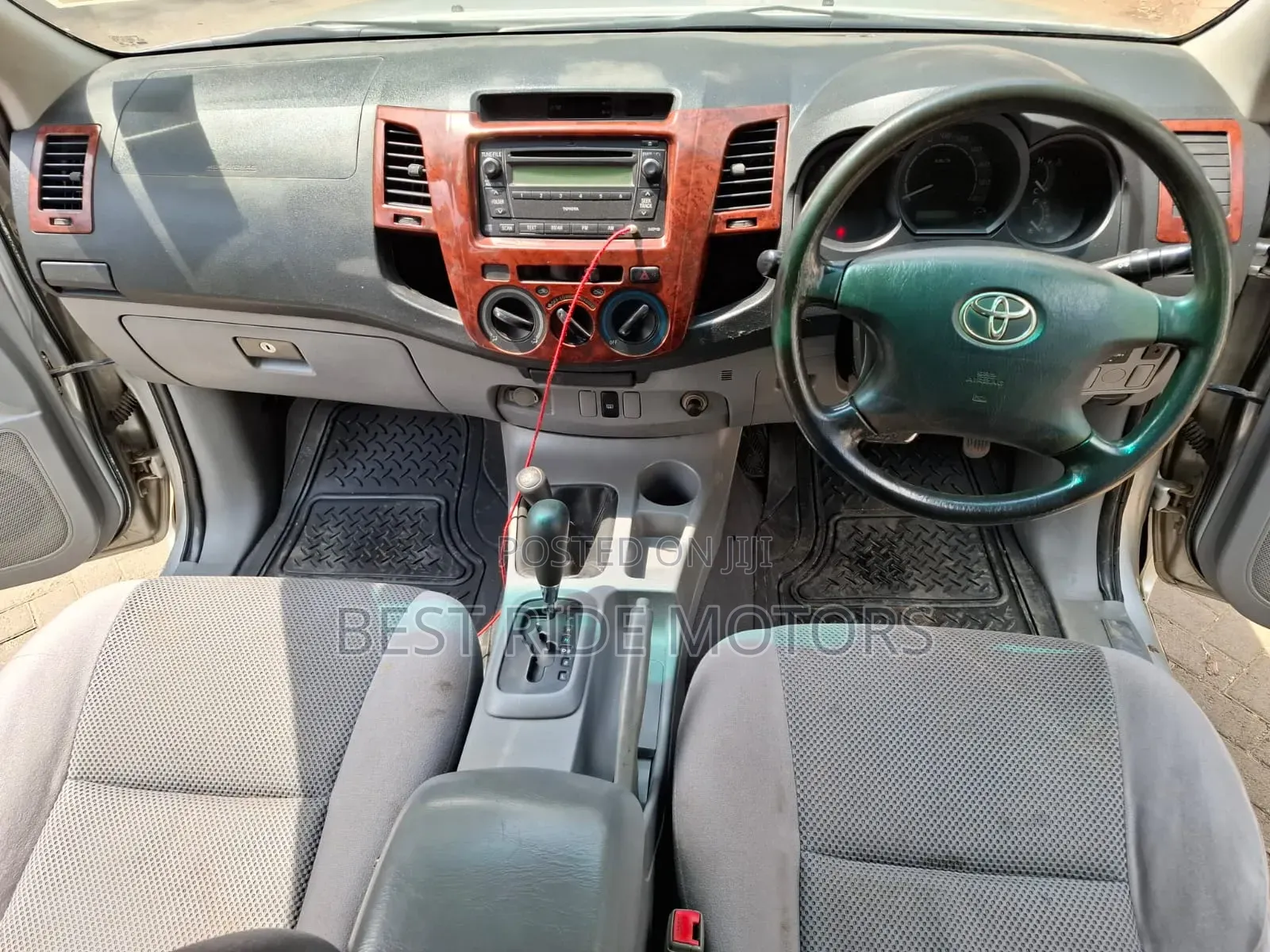 Toyota Hilux 2010 Silver