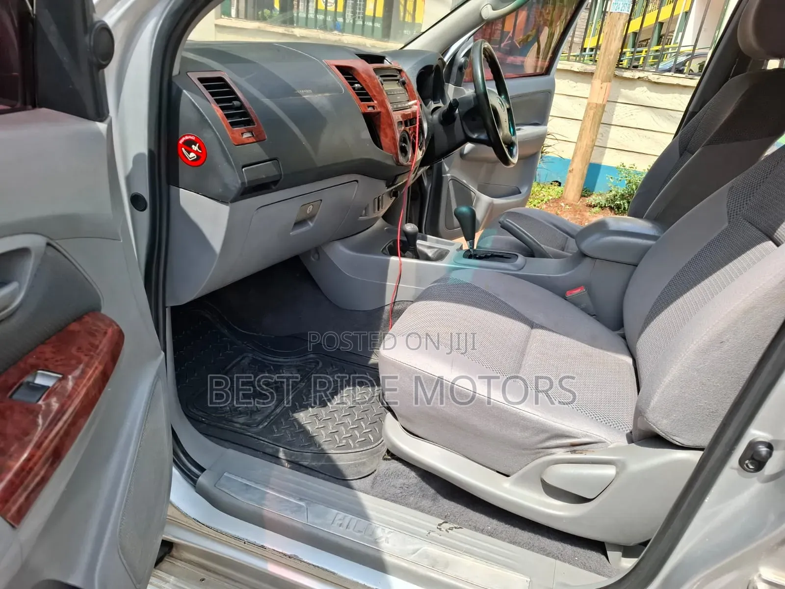 Toyota Hilux 2010 Silver