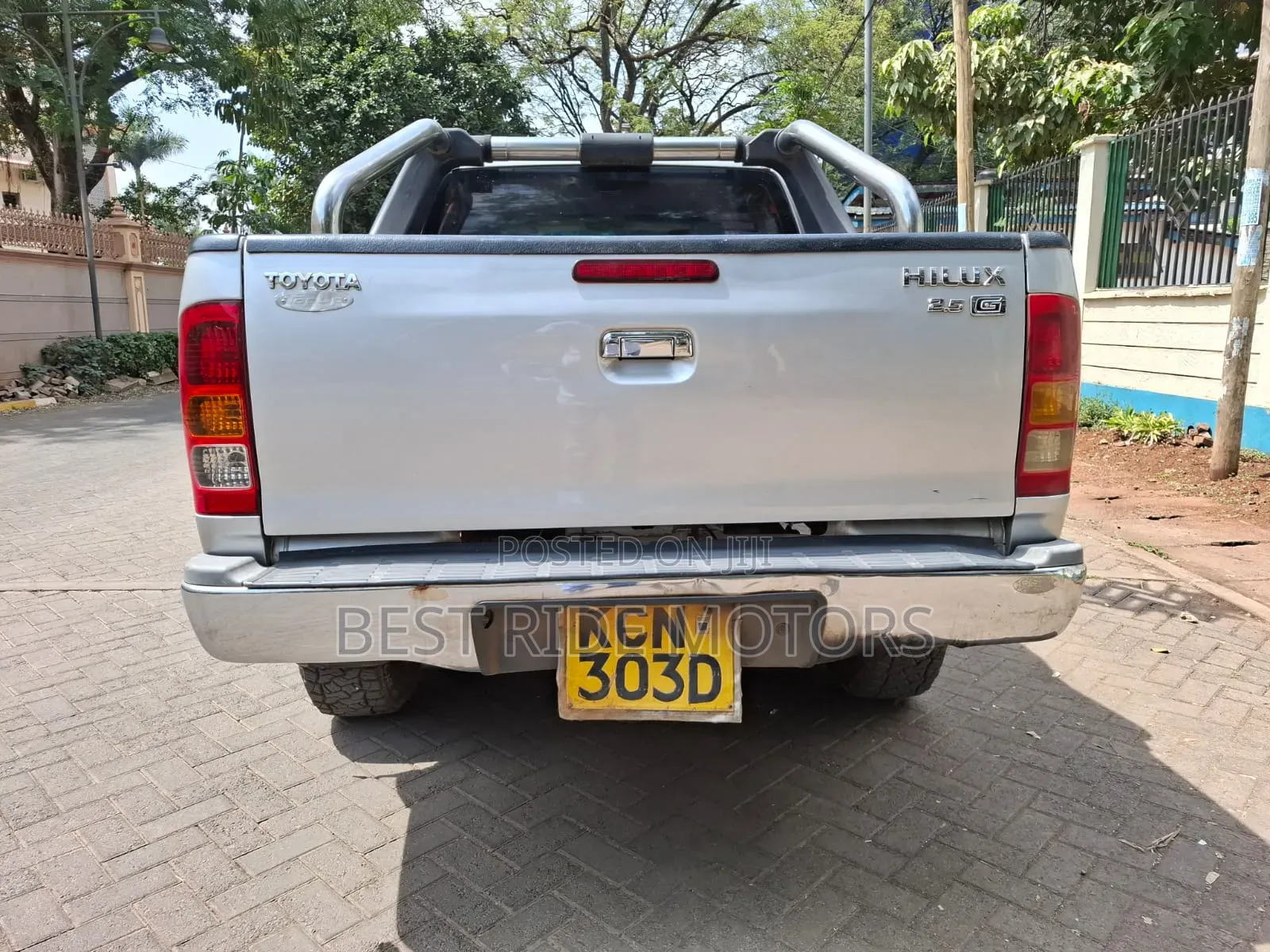 Toyota Hilux 2010 Silver