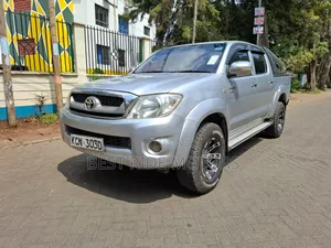 Toyota Hilux 2010 Silver