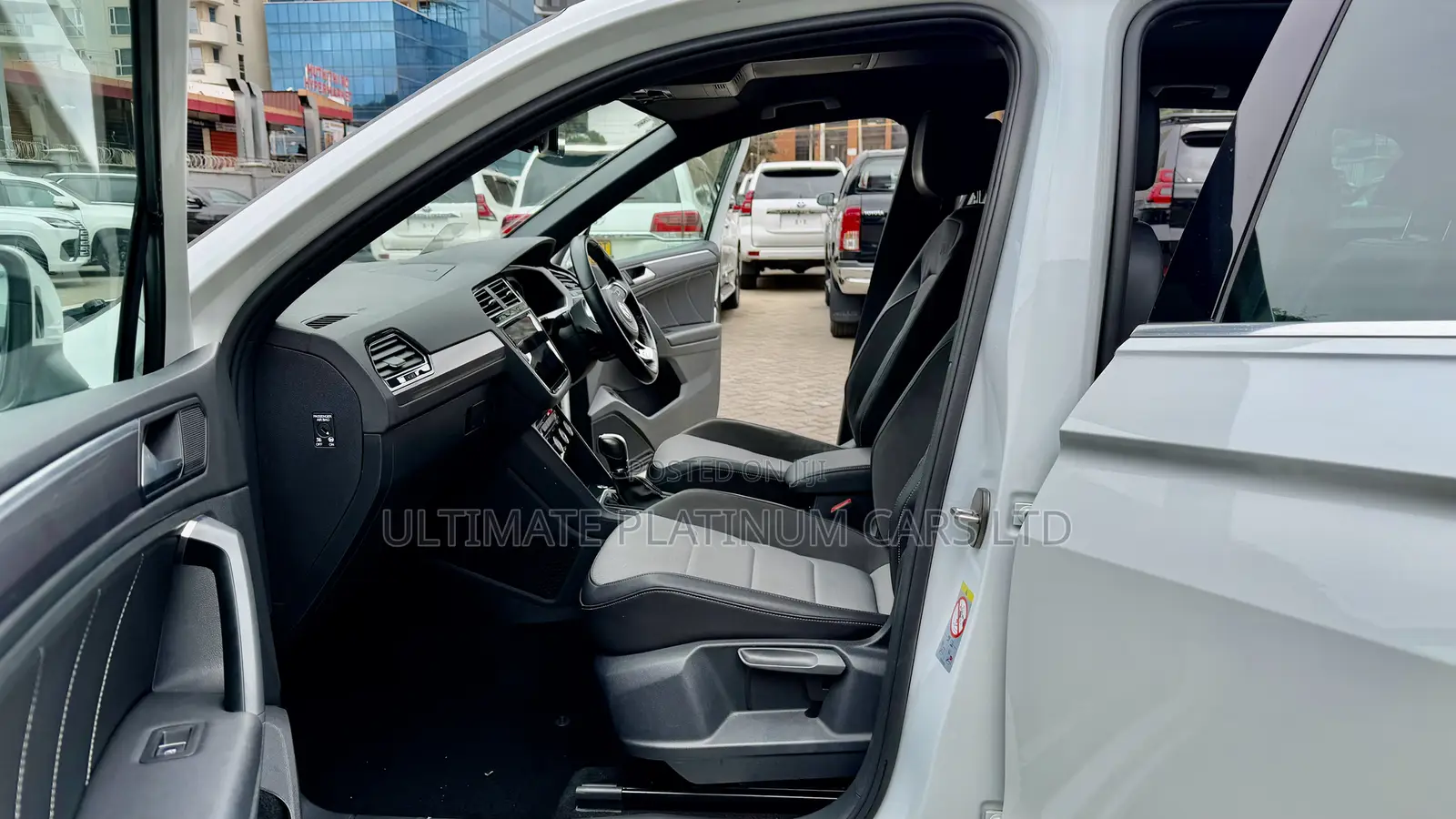 Volkswagen Tiguan 2.0T SEL R-Line AWD 4MOTION 2019 White