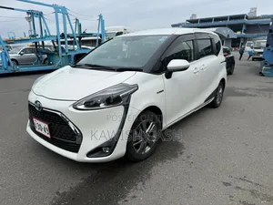 Toyota Sienta 2019 White