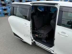 Toyota Sienta 2019 White