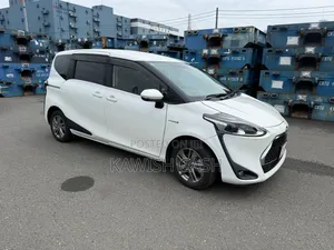 Toyota Sienta 2019 White