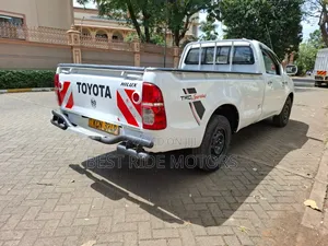 Toyota Hilux 2.5 D-4D SRX 2011 White